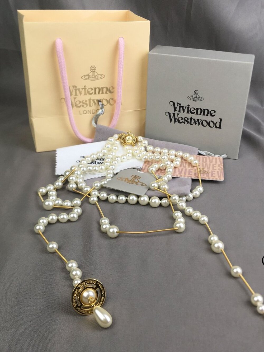 NWT Vivienne Westwood Irregular Three Row Pearl Bas Relief Choker in gold